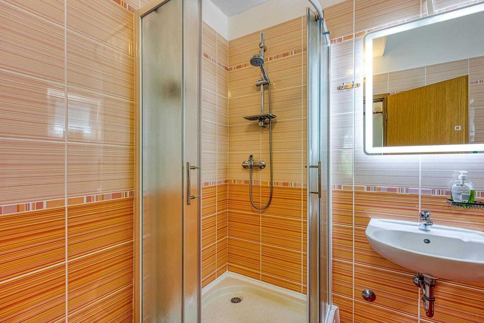 דירות פורץ Aparments Jedro&Karlo מראה חיצוני תמונה