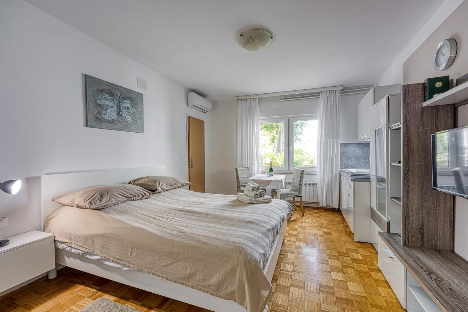 דירות פורץ Aparments Jedro&Karlo מראה חיצוני תמונה