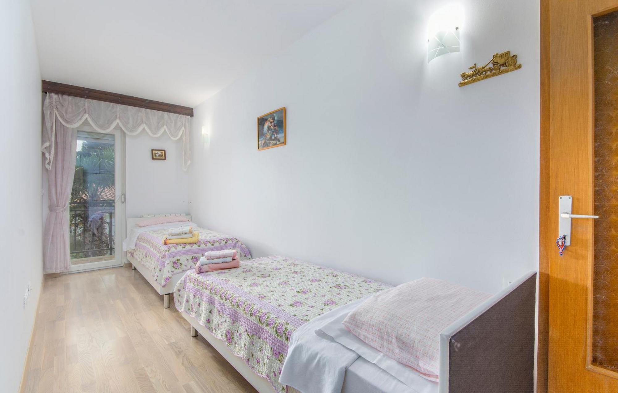 דירות פורץ Aparments Jedro&Karlo מראה חיצוני תמונה